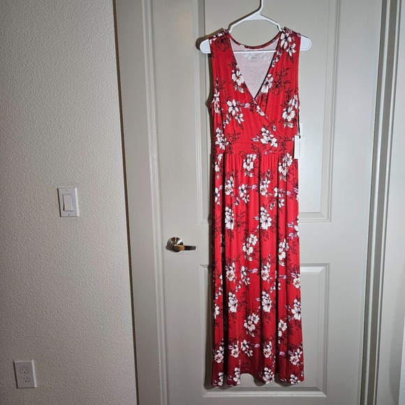 NWT 41 Hawthorn Maxi Dress Medium Adelina Knit Floral Print Red - NEW - Picture 1 of 11